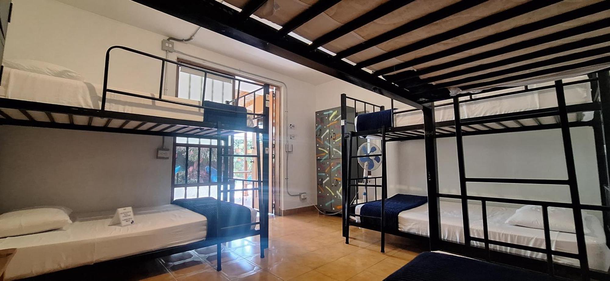 Yolo Hostel Медельїн Екстер'єр фото